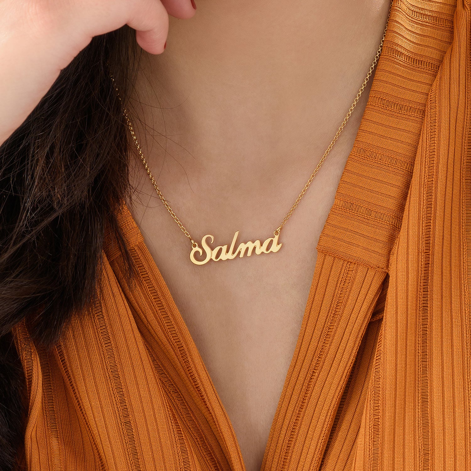 Classic necklace with custom name in 18k gold plated