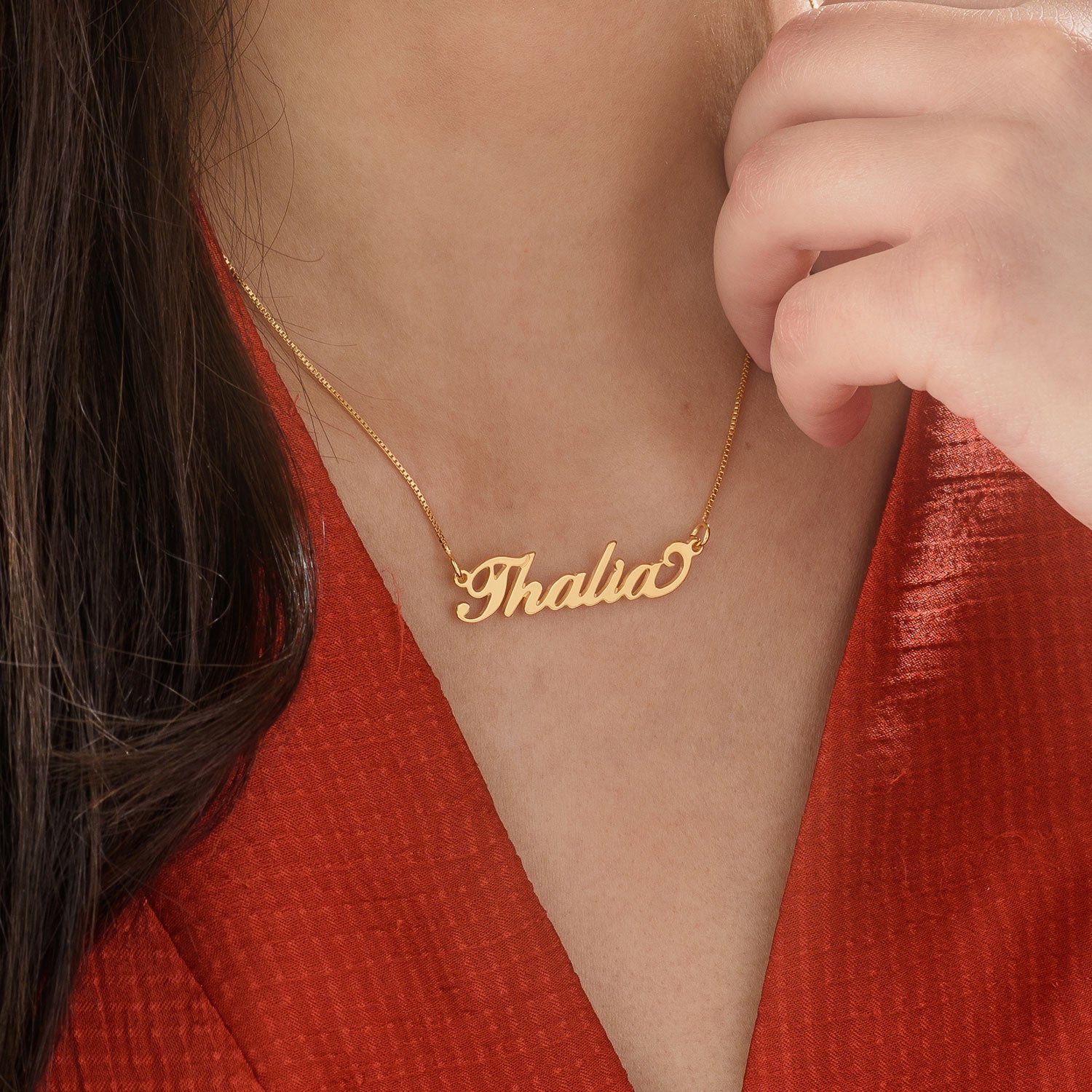 Small necklace with the name "Kari" in 18k gold-plated sterling silver