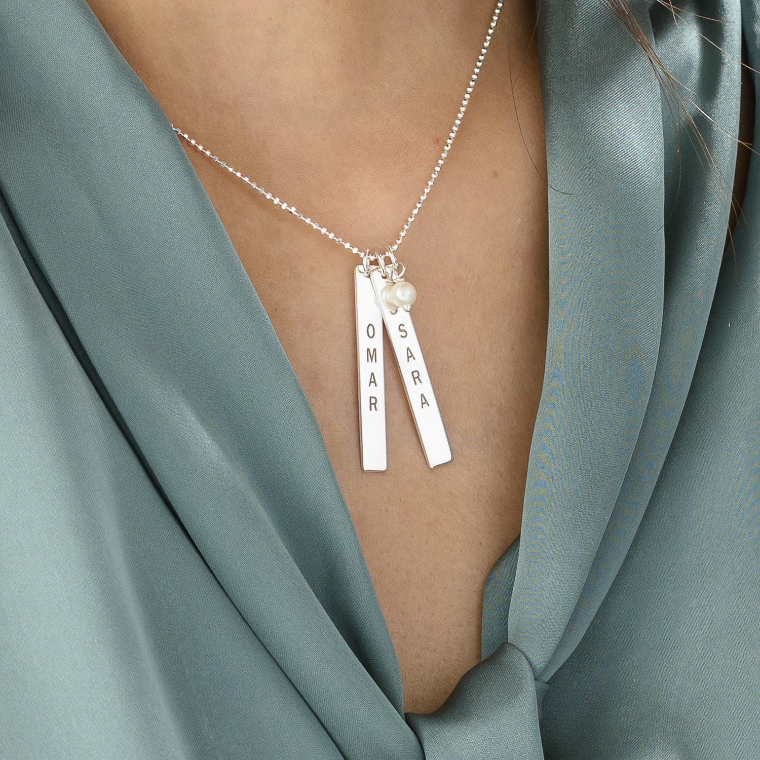 Vertical bar necklace in sterling silver